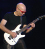 Satriani har gitt ut en solid skive denne gangen ogsÃ¥. Foto: Wikipedia (EN).