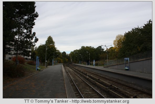 Munkelia T-banestasjon sett fra plattformen mot Bergkrystallen T-banestasjon, men i billedretning mot Lambertseter. Foto: TT.