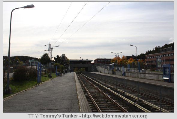 Skullerud T-banestasjon fra plattformen mot Bogerud, men i billedretning mot Mortensrud stasjon. Foto: TT.