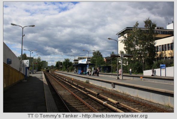 Brynseng T-banestasjon sett fra plattform 4 mot Høyenhall, men i billedretning mot Helsfyr T-banestasjon. Foto: TT.
