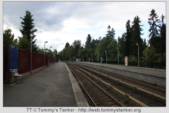 Holmen T-banestasjon sett fra østgående plattform, men i billedretning mot Hovseter. Foto: TT.