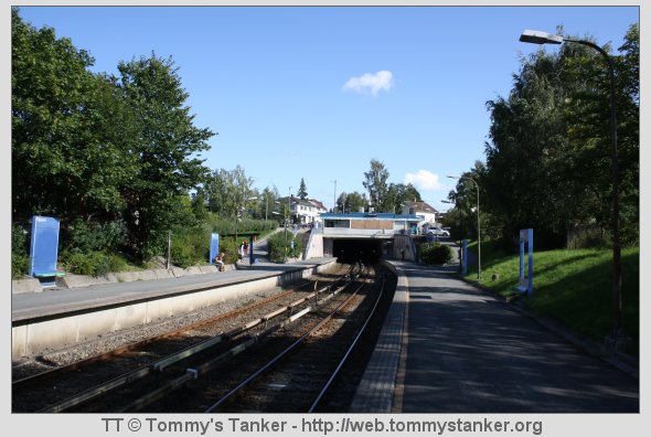 Oppsal T-banestasjon sett fra plattformen mot Ulsrud T-banestasjon. Foto: TT.