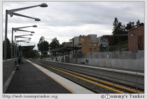 Litt mer av Ullernåsen T-banestasjon, sett vestover. Foto: TT.