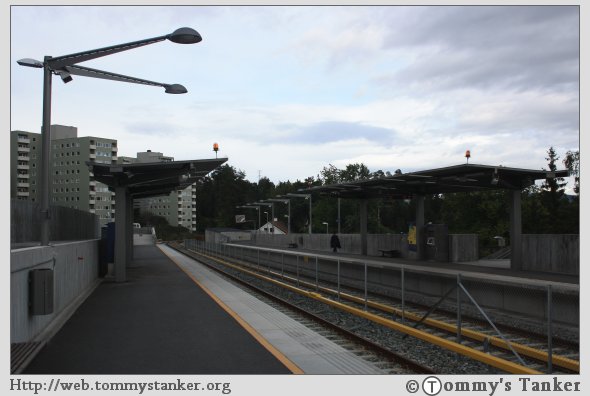 Ullernåsen T-banestasjon sett fra en annen vinkel, østover. Foto: TT.