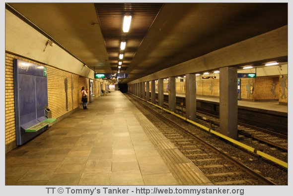 Helsfyr T-banestasjon sett fra plattformen mot Brynseng, men i billedretning mot Ensjø stasjon. Foto: TT.