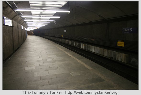 Tøyen T-banstasjon sett fra plattform 3 mot Grønland stasjon. Foto: TT.