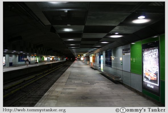 Carl Berners Plass T-banestasjon, sett fra nordgående plattform mot Hasle og Storo. Foto: TT.