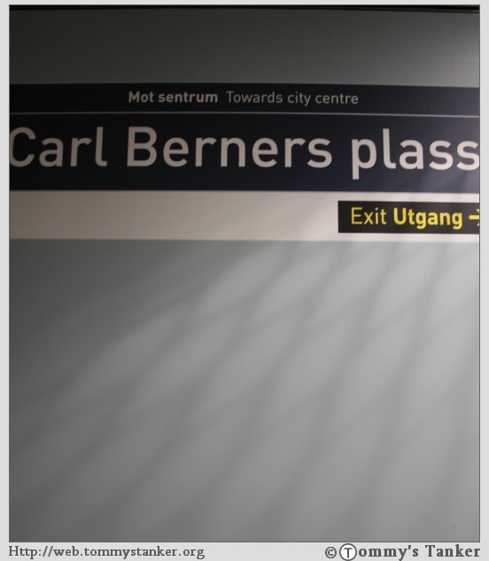 Så går vi mot Oslo Sentrum. Upåklagelig skilting. Foto: TT.
