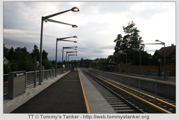 Bjørnsletta T-banestasjon sett fra plattformen mot Åsjordet, men i billedretning mot Jar Stasjon. Foto: TT.