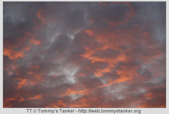 Himmelen "flammer opp". Foto: TT.
