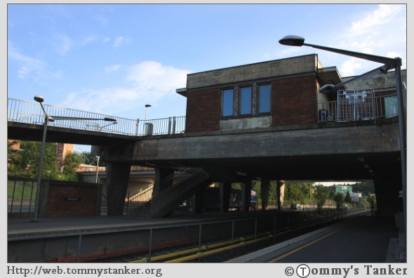 Tunnel og utgangsdel på Manglerud T-banestasjon. Øst og vest møtes. Foto: TT.