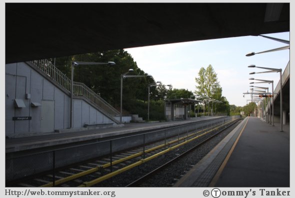 Tunnelvinkel av Manglerud T-banestasjon fra vestgående plattform. Foto: TT.